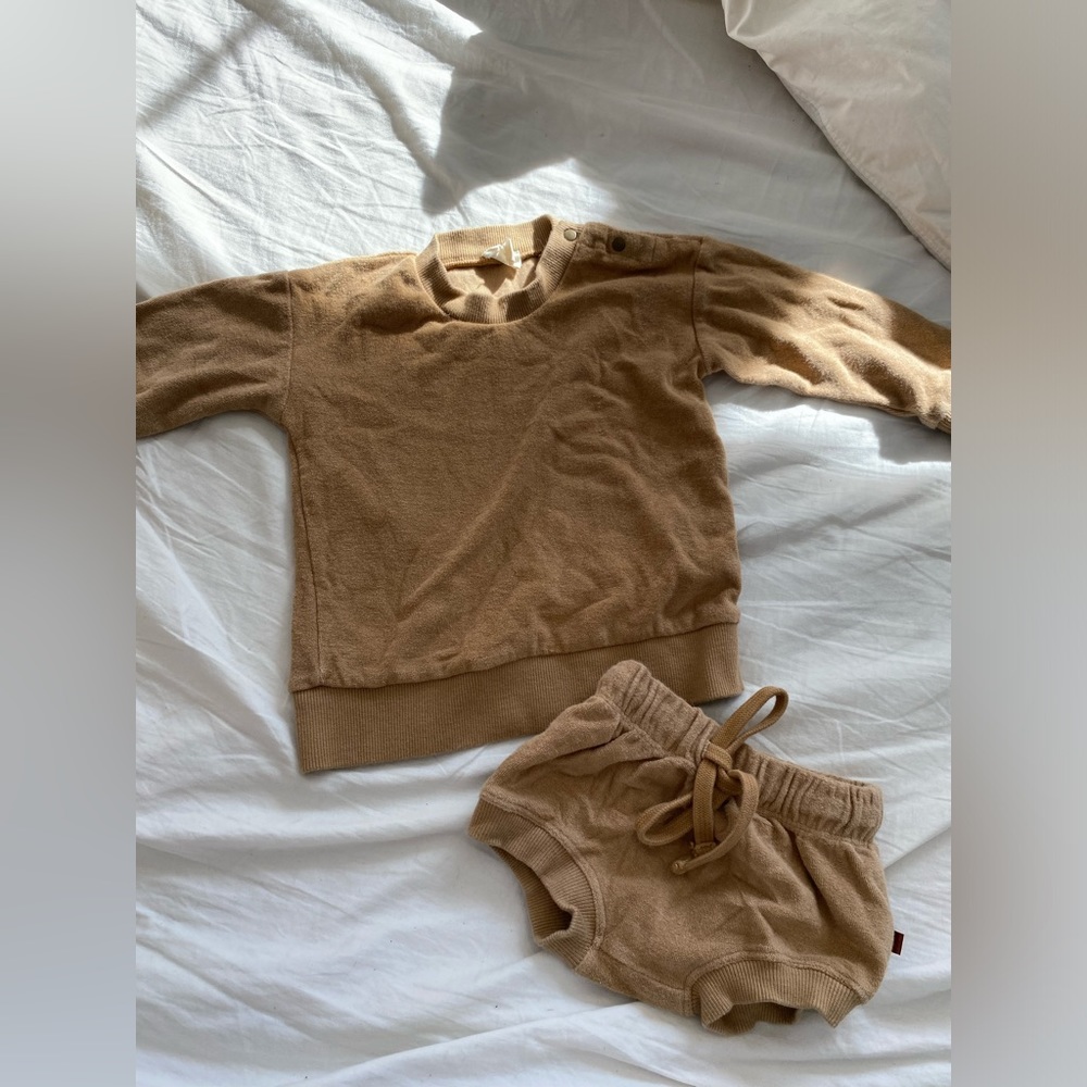 kidWild Organics organic Terry bloomers and sweatshirt!